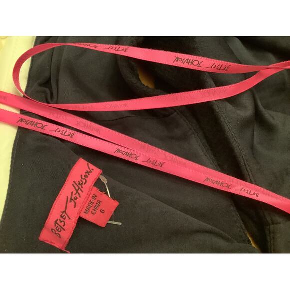 BETSEY JOHNSON BLACK FIT AND FLAIR PEARL COLLAR STRETCH BOUCLE DRESS 6 - Picture 7 of 9